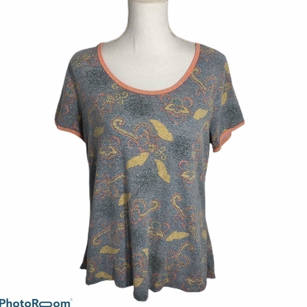 Lularoe Pixilated Design Floral Top Large